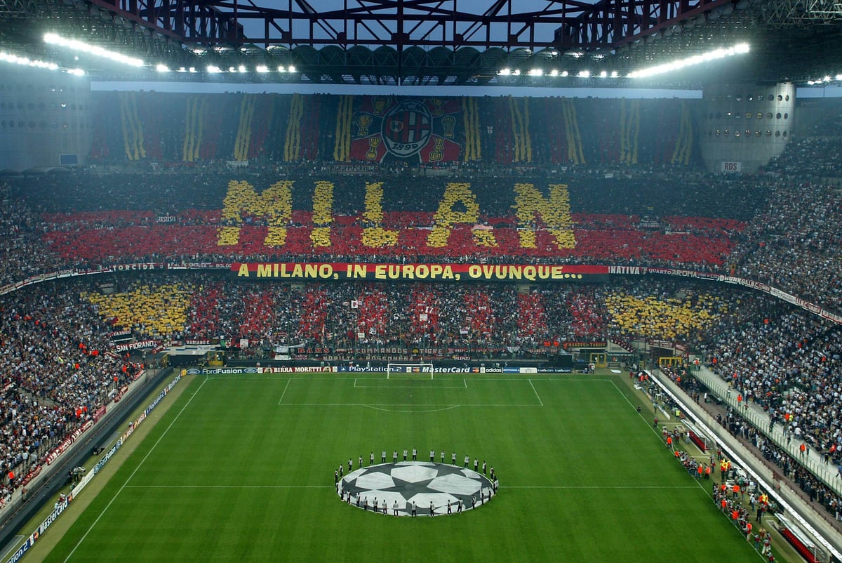 Gesamtansicht des Giuseppe Meazza San Siro während des Halbfinalspiels der UEFA Champions League 02-03 im Giuseppe Meazza San Siro.