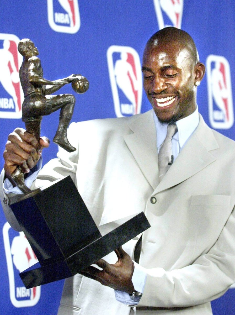 Kevin Garnett MVP trophy