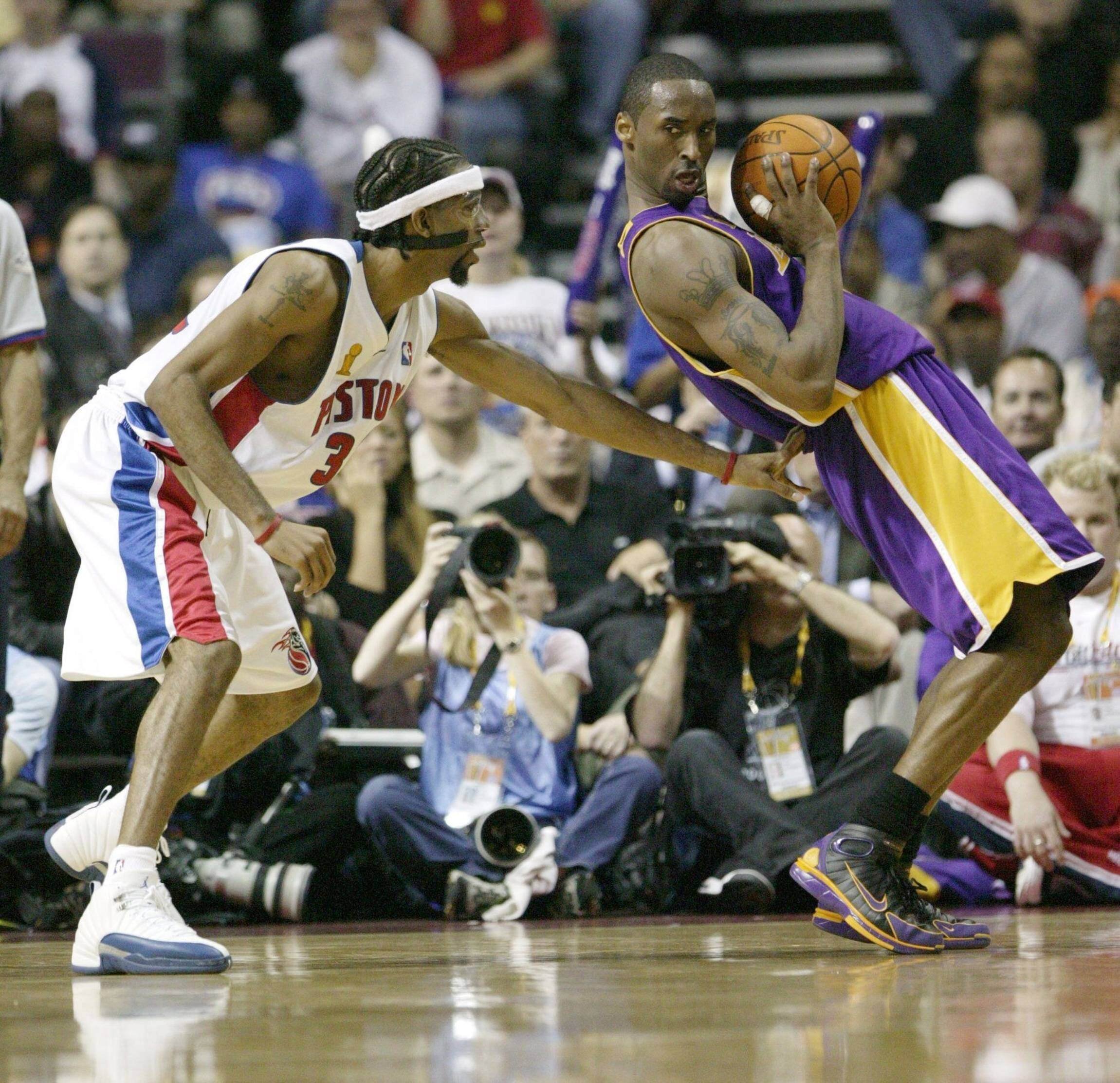 Kobe Bryant possession ball