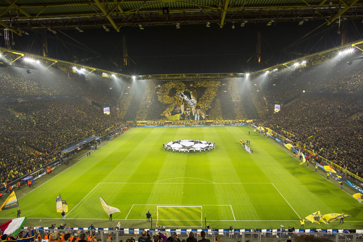  Signal Iduna Park, choreography remembering the heroes of the Champions League win in 1997.