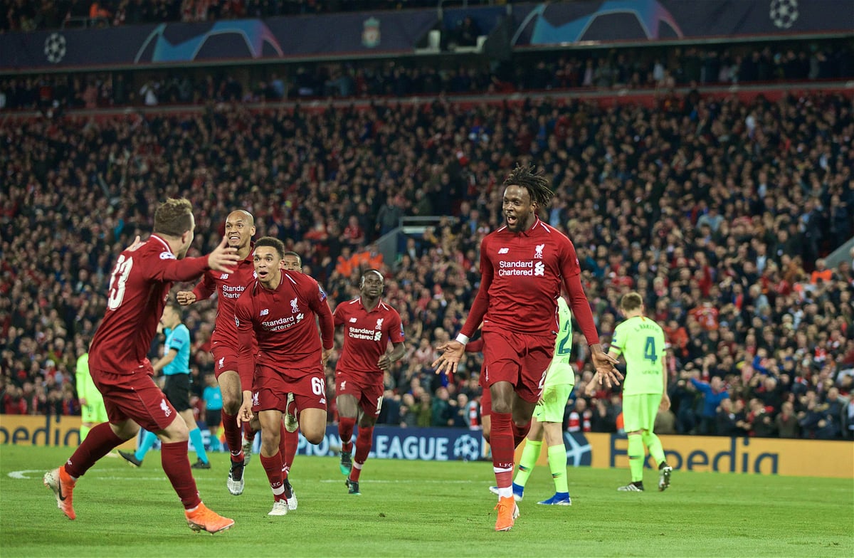 Liverpools Divock Origi (r., vorne) jubelt nach seinem Treffer im Halbfinal-Rückspiel der UEFA Champions League zwischen Liverpool FC und FC Barcelona Barca am 7. Mai 2019 in Anfield in Liverpool, Großbritannien. Liverpool hat mit 4:3 gewonnen und das Finale erreicht.