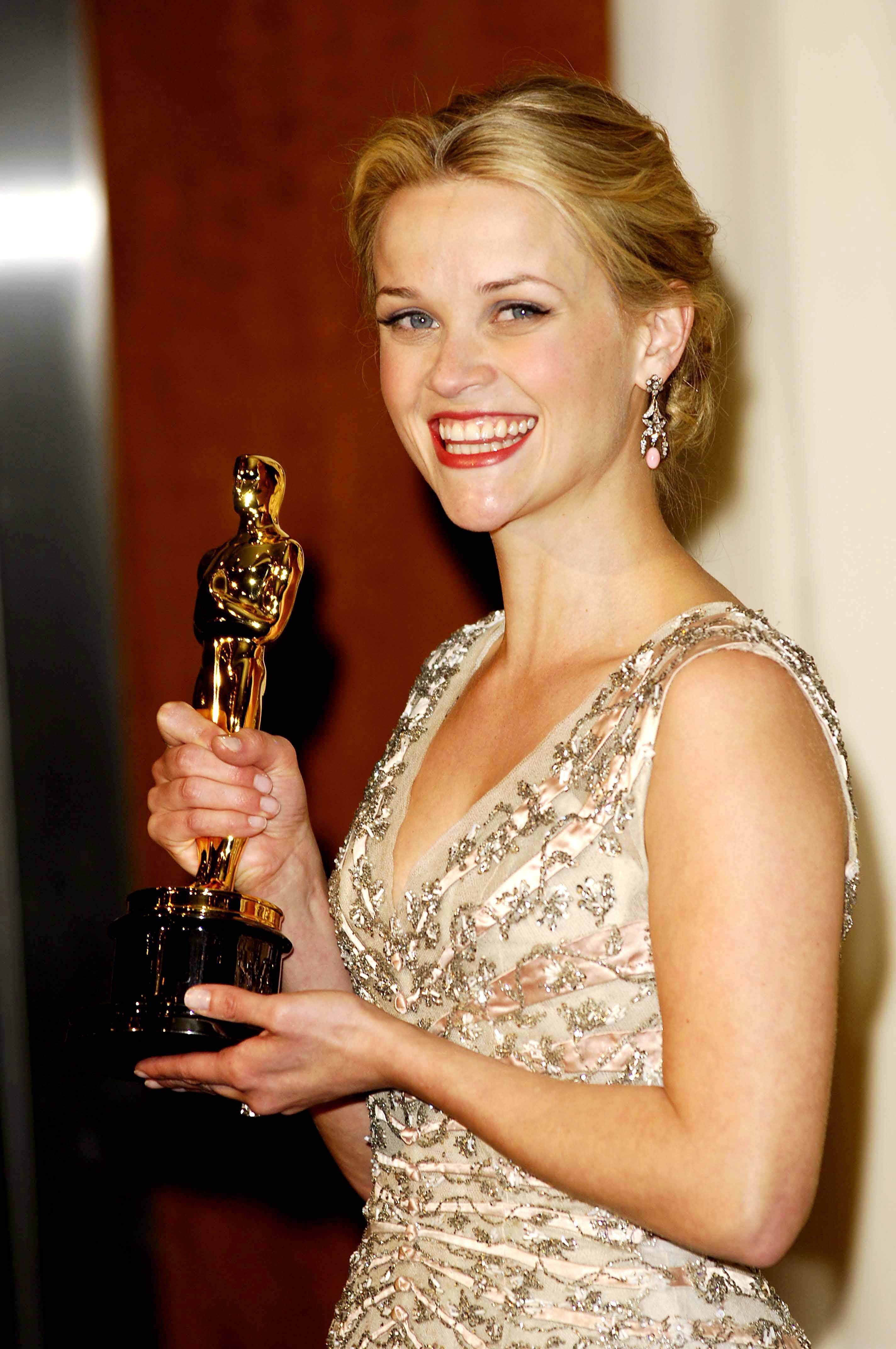 Reese Witherspoon with her won OSKAR.