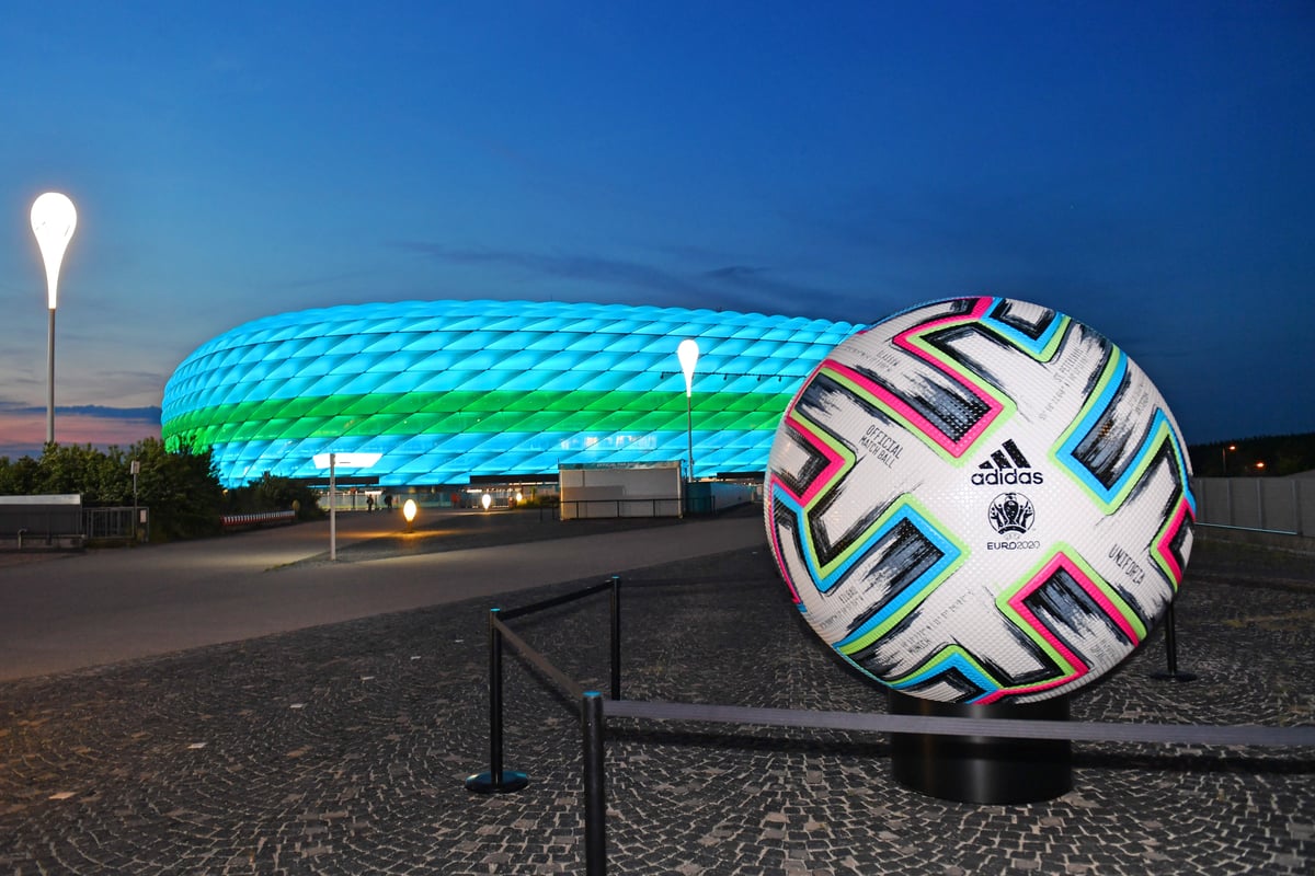 Die Allianz Arena erstrahlt in einer speziellen Beleuchtung.