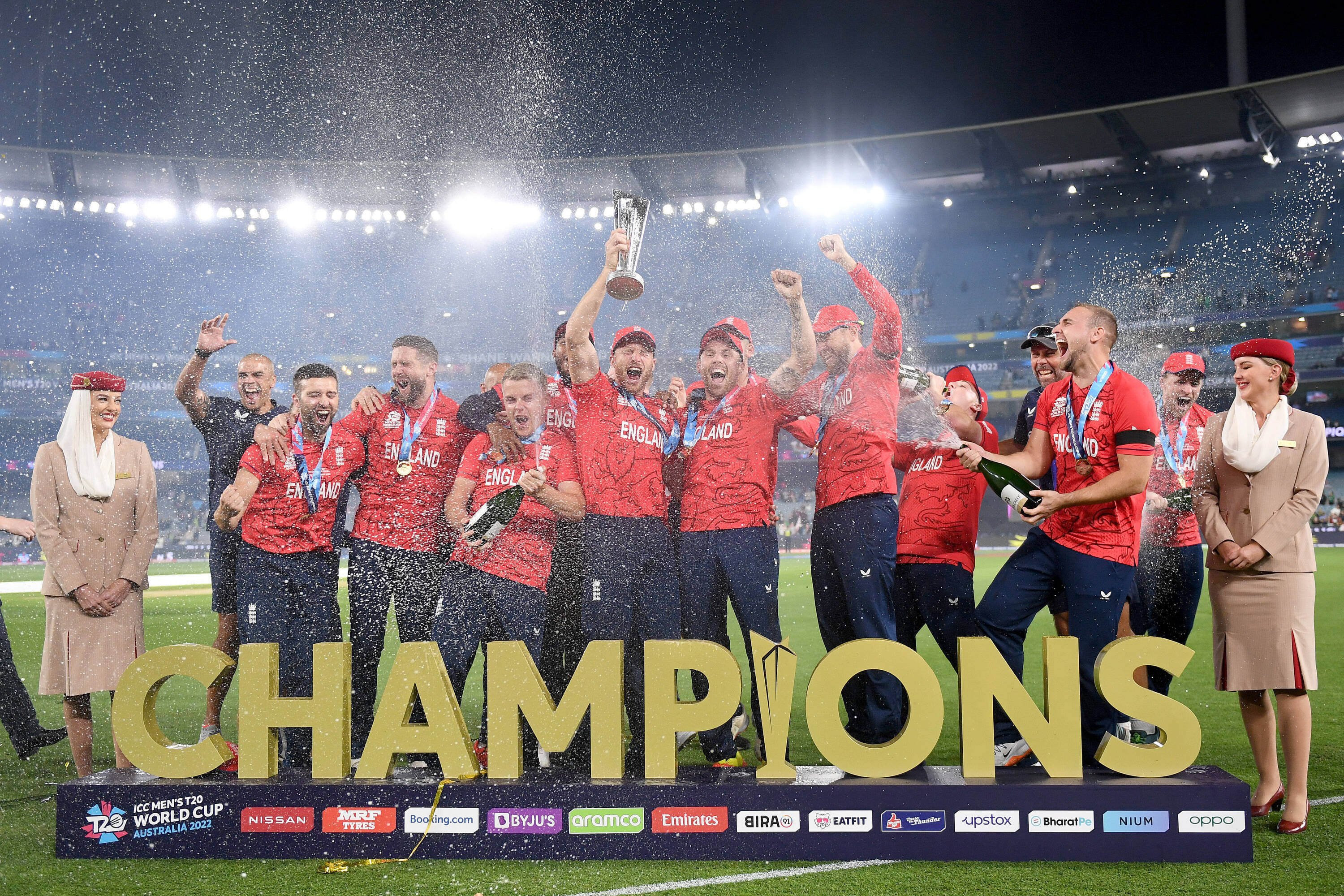 England Players celebrate winning T20 World Cup against Pakistan