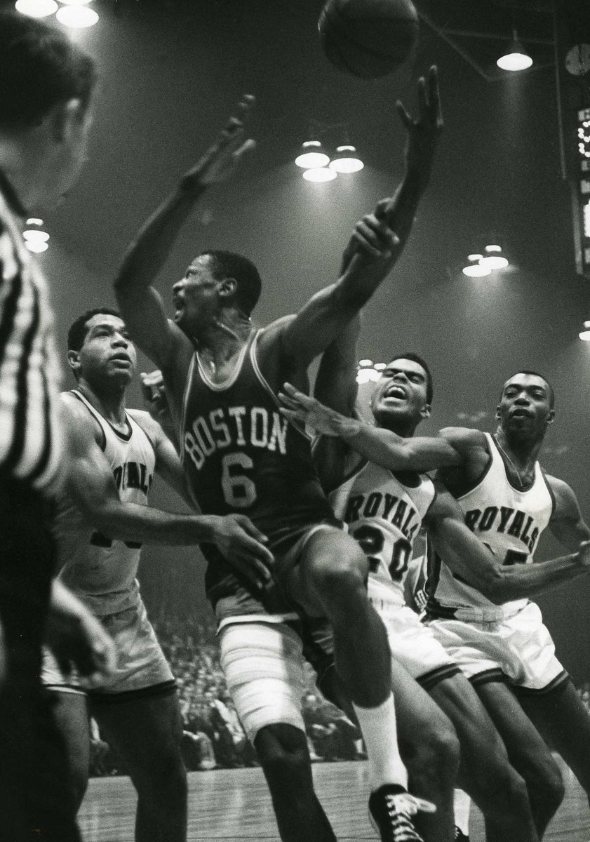 Bill Russell fight for the ball