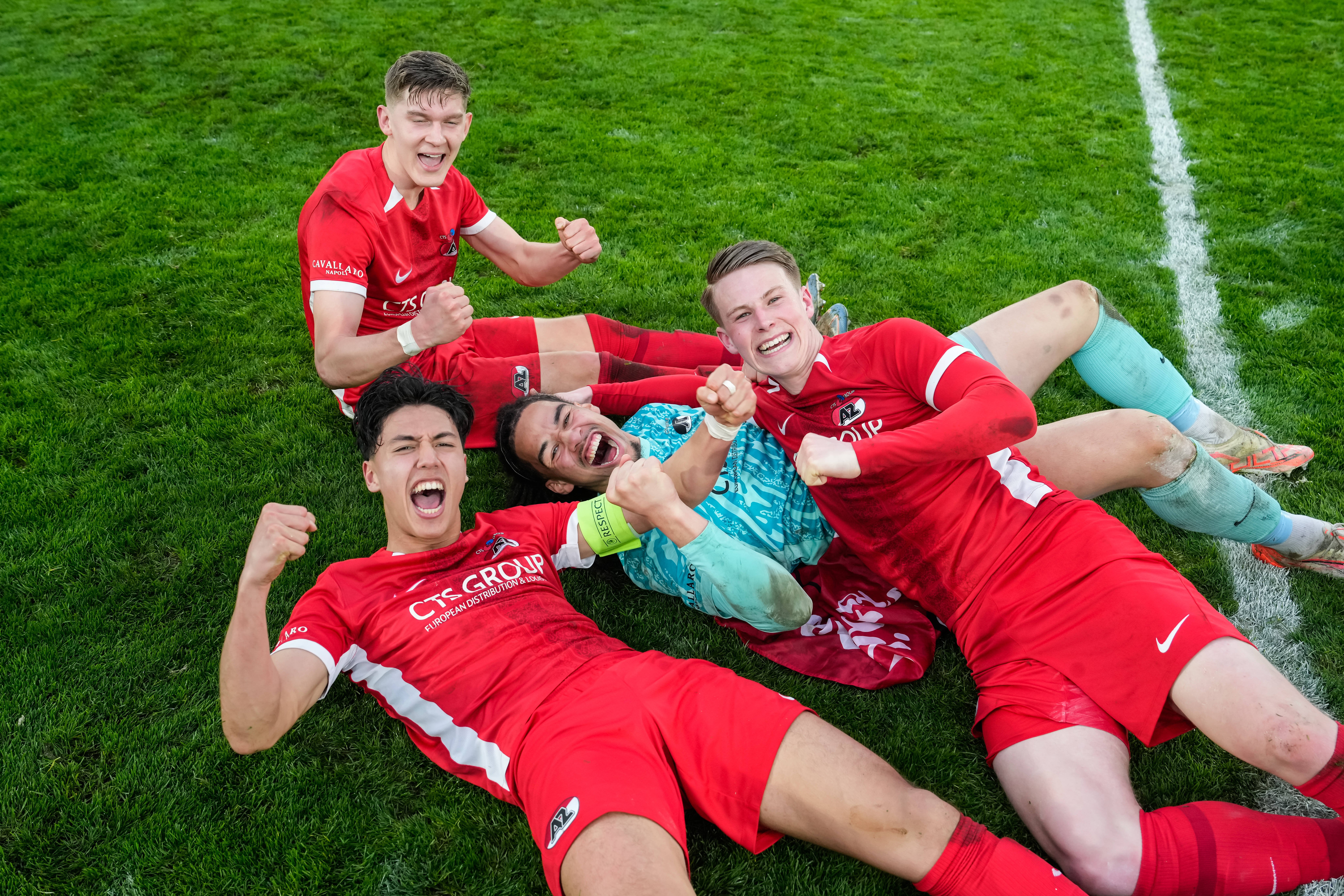 Photos of AZ Alkmaar Players celebrating in the UEFA Youth League